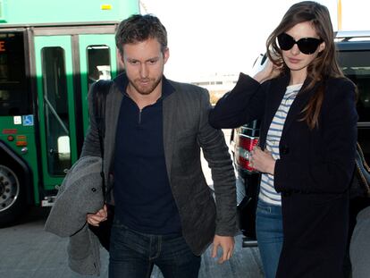 ¿Quién es ese joven apuesto con el que está prometida Anne Hathaway?