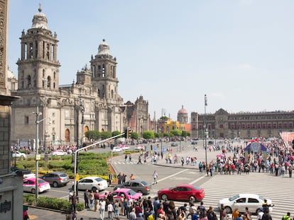 Vista del Zócalo y la catedral de Ciudad de México.