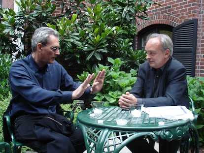 Los escritores Paul Auster y Enrique Vila-Matas, el 21 de junio de 2007 en Nueva York. 