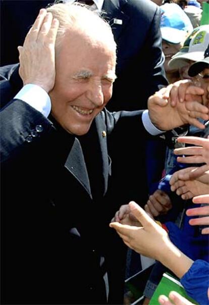 El jefe del Estado italiano, Carlo Azeglio Ciampi, durante una visita oficial hoy a Livorno, su ciudad natal.