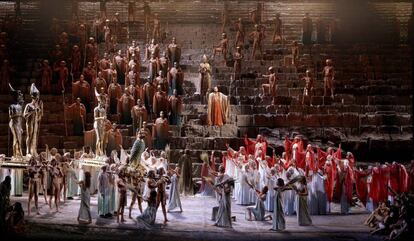 Una escena del montaje de &quot;Aida&quot; creado por Hugo de Ana y repuesto estos d&iacute;as en el Teatro Real.