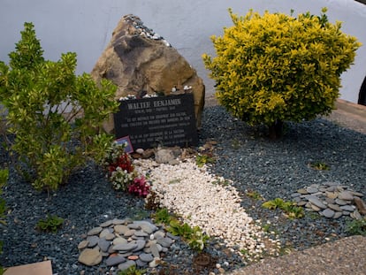 La tumba de Walter Benjamin en Portbou en 2007.