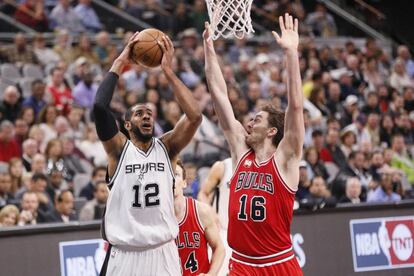 Aldridge y Pau Gasol.