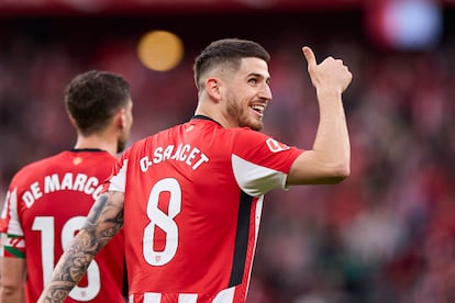 Oihan Sancet celebra el primer gol del Athletic ante el Alavés.