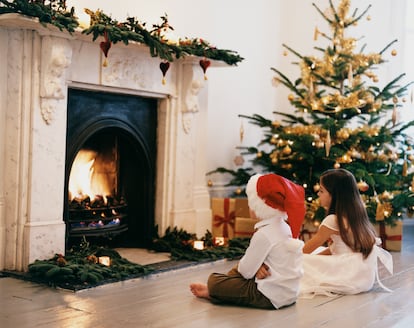 Si el niño asocia a Papá Noel con el chantaje, podría distorsionar su simbolismo y en lugar de pensar que son mágicos, sentir miedo. 