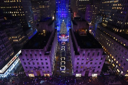 IMAGE DISTRIBUTED FOR TISHMAN SPEYER - The Rockefeller Center Christmas Tree stands lit, Wednesday, Nov. 30, 2016, in New York. The 94-foot tall Norway spruce is covered with more than 50,000 multi-colored LED lights. (Photo by Diane Bondareff/Invision for Tishman Speyer/AP Images)