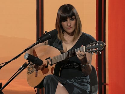 Rozalén durante la grabación de Historia de una canción, el nuevo formato en vídeo de El País.
