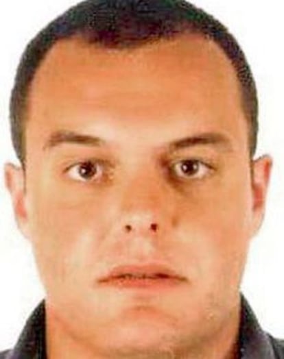 Mikel Carrera Sarobe, 'Ata'.