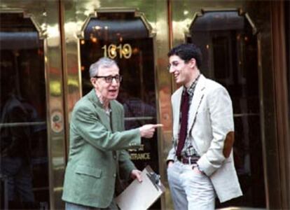 Allen, junto al actor Jason Biggs, el pasado viernes, durante el rodaje de su nueva película.