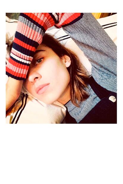 Hace unos meses Alexa Chung subía esta foto a Instagram con un jersey de Zara y el diseño, que rondaba los 20 euros, se agotaba casi al instante.