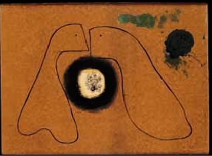 En Figuras plutónicas Miró se centra en composiciones de pequeño formato en las que recrea motivos mistéricos de simbología subterránea, como el de los antiguos cultos ctónicos griegos. El empleo de ingredientes infrecuentes, como la caseína, el alquitrán y la arena.