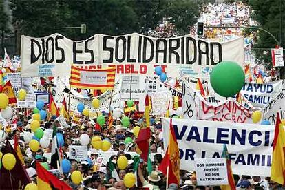 Manifestación contra el matrimonio gay convocada por el Foro de la Familia en junio de 2005.