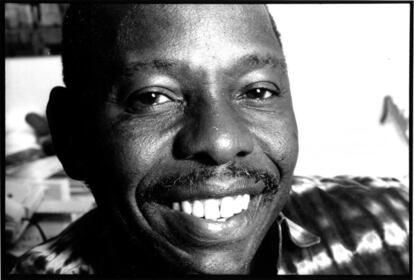 <span > Ken Saro-Wiwa fue ejecutado en 1995 tras un juicio injusto © Amnesty International/Karen de Groot</span>