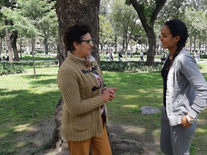 Elvira Hernández y su hija Idalia Isabel, que tiene chagas.