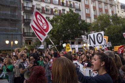 Estudiantes durante la manifestación contra las reválidas por el centro de Madrid.