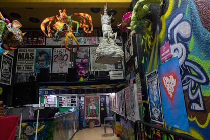 La entrada y barra del Multiforo Alicia, este febrero en Ciudad de México.
