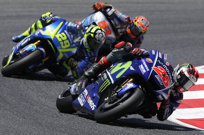 Viñales, con Iannone y Rabat en un momento de la carrera.