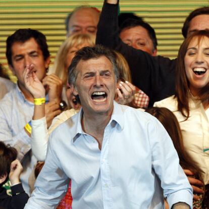 Macri, intendente de Buenos Aires, celebra su victoria.