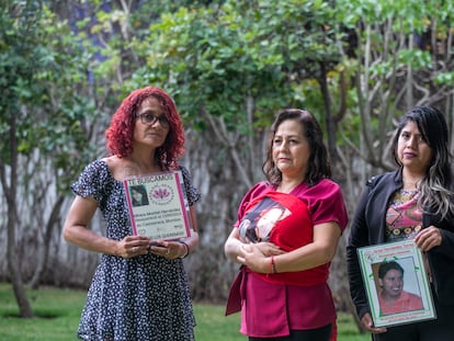 Las madres buscadoras, Tranquilina Hernández Lagunas, Angélica Rodríguez y Edith Hernández , en la presentación del documental Volverte a ver, en la Cineteca Nacional.