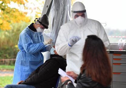 Un puesto para realizar pruebas PCR durante la segunda ola de la pandemia en Roma.