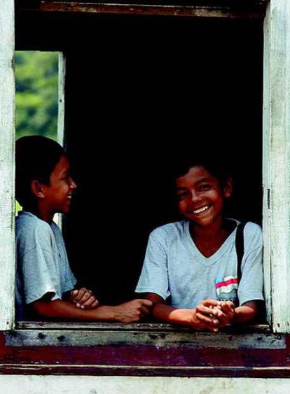 Alumnos de la escuela de Pedro dos Santos, en Purupuru (Brasil).