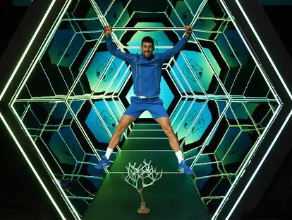 Djokovic celebra su triunfo en París-Barcy, este domingo en el Accor Arena de la capitán francesa.