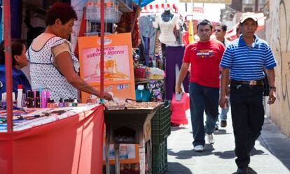 Puestos de venta ambulante en la Ciudad de M&eacute;xico / SA&Uacute;L RUIZ