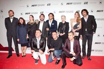 De izq. a derecha: Diego Hurtado, Eugenia de la Torriente, Cecilia Quintana, José Murciano, Diego Osorio, Mónica Menez, Marina Jamieson, Eugenio Recuenco. abajo, Manolo Moreno, David Delfí y Rodrigo Cortés.