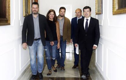 Los miembros de la comisión de investigación municipal del 'caso Taula'.