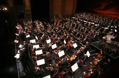 Un momento de la interpretación anoche en el Teatro Real de Madrid de 'Moses und Aron', de Schönberg.