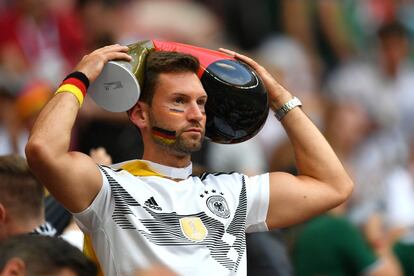 Un aficionado alemán se lamenta tras la derrota de su selección ante México, el 17 de junio. 