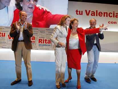 Camps, Cospedal, Barberá y González Pons, ayer durante el acto de presentación de la candidatura de la alcaldesa valenciana.