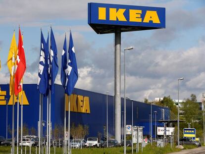 IKEA indemnizará a dos empleados por trabajar más festivos de los debidos