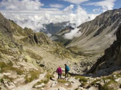 Descendiendo el valle de Arpette, en los Alpes suizos, durante una de las etapas del Tour del Mont Blanc.