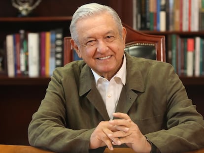Andrés Manuel López Obrador durante la transmisión de un mensaje este sábado desde Palacio Nacional