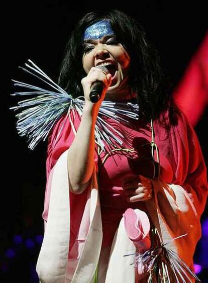 Björk, durante una actuación en Polonia, el 1 de julio.