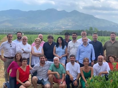 Foto de grupo tras la paella de algunos líderes políticos en la Catalunya Nord.