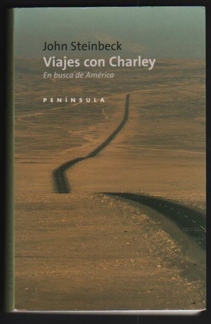 El autor de Las uvas de la ira, premiada con el Pulitzer en 1939, publicó este libro de viajes el mismo año que obtuvo el Premio Nobel de Literatura. Steinbeck se siente culpable de no conocer bien su enorme país y por eso parte "en busca de América", como reza el subtítulo del libro, en su furgoneta llamada Rocinante y acompañado por su caniche Charley, que coprotagoniza este periplo. La comunicación no verbal con su perrito gris, que posee, según el autor, "corazón y alma de matador de osos", es a menudo más elocuente que la que logra establecer con algunos humanos.