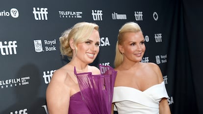Rebel Wilson (derecha) y Ramona Agruma, el 14 septiembre de 2024, durante el Festival Internacional de Cine de Toronto (Canada).