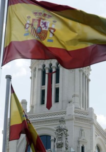 Corbata expuesta en el Palacio de Cibeles esta mañana.