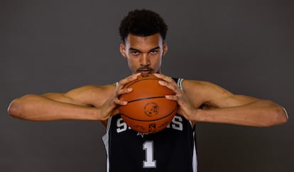 Victor Wembanyama of the San Antonio Spurs poses for a portrait during the 2023 NBA rookie photo shoot at UNLV on July 12, 2023 in Las Vegas, Nevada.