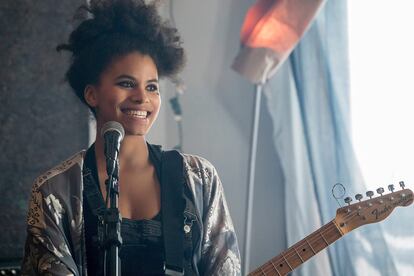 Zazie Beetz interprete a Noelle en la comedia ‘Easy’ de Netflix.