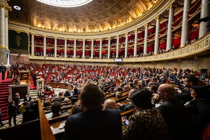 Vista general del hemiciclo de la Asamblea Nacional durante la intervención del primer ministro, Michel Barnier, el miércoles.