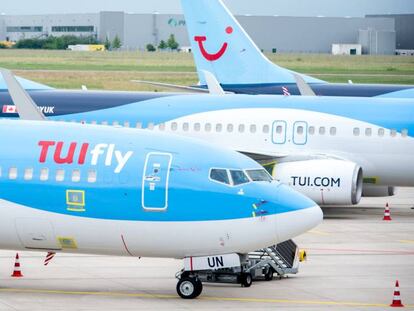 Aviones de TUIfly estacionados en el aeropuerto de Hannover (Alemania). 