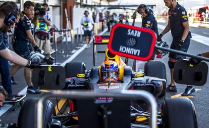 Los mec&aacute;nicos de Red Bull en un pit stop.