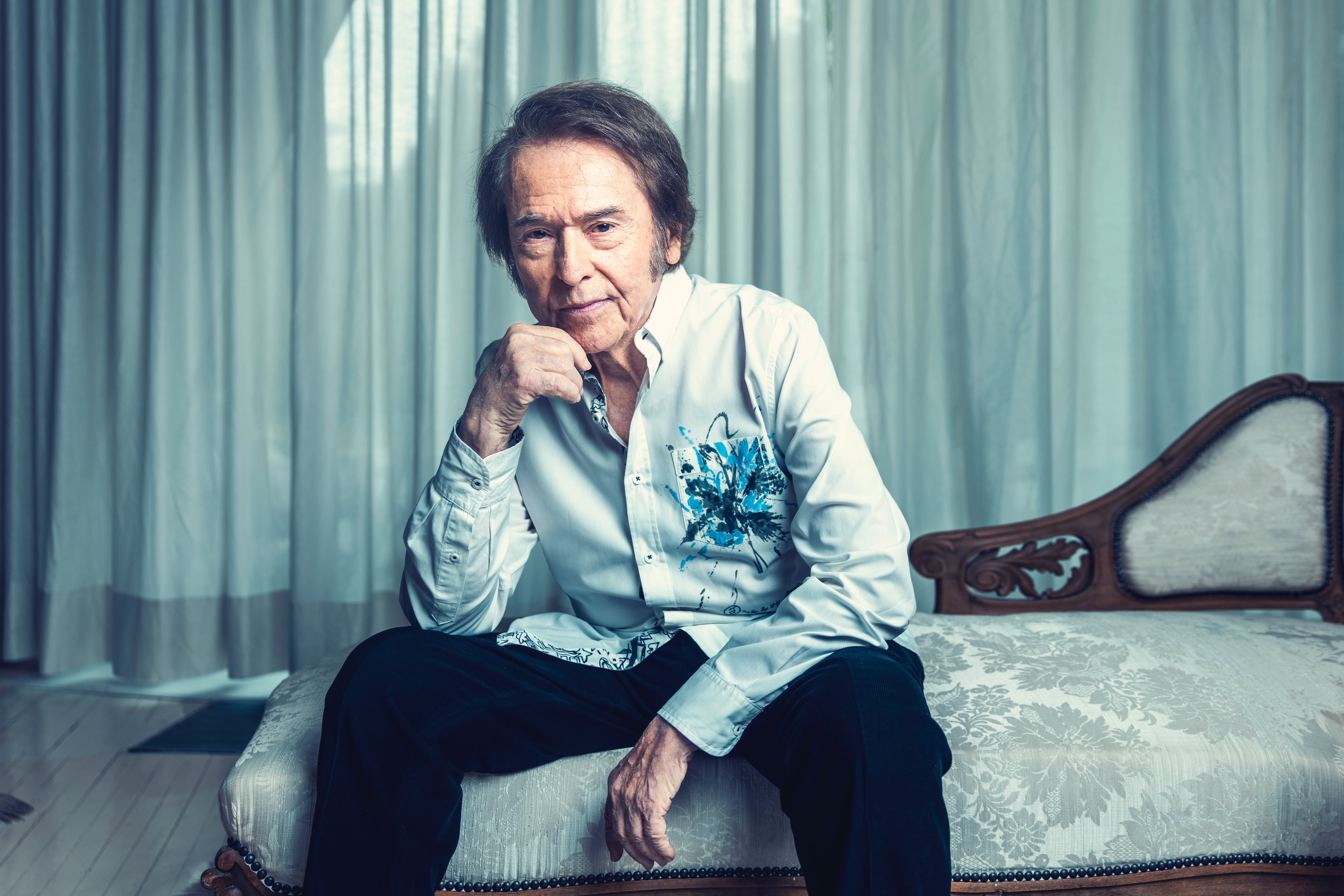 El cantante Raphael, en su casa de Madrid el 28 de septiembre. 