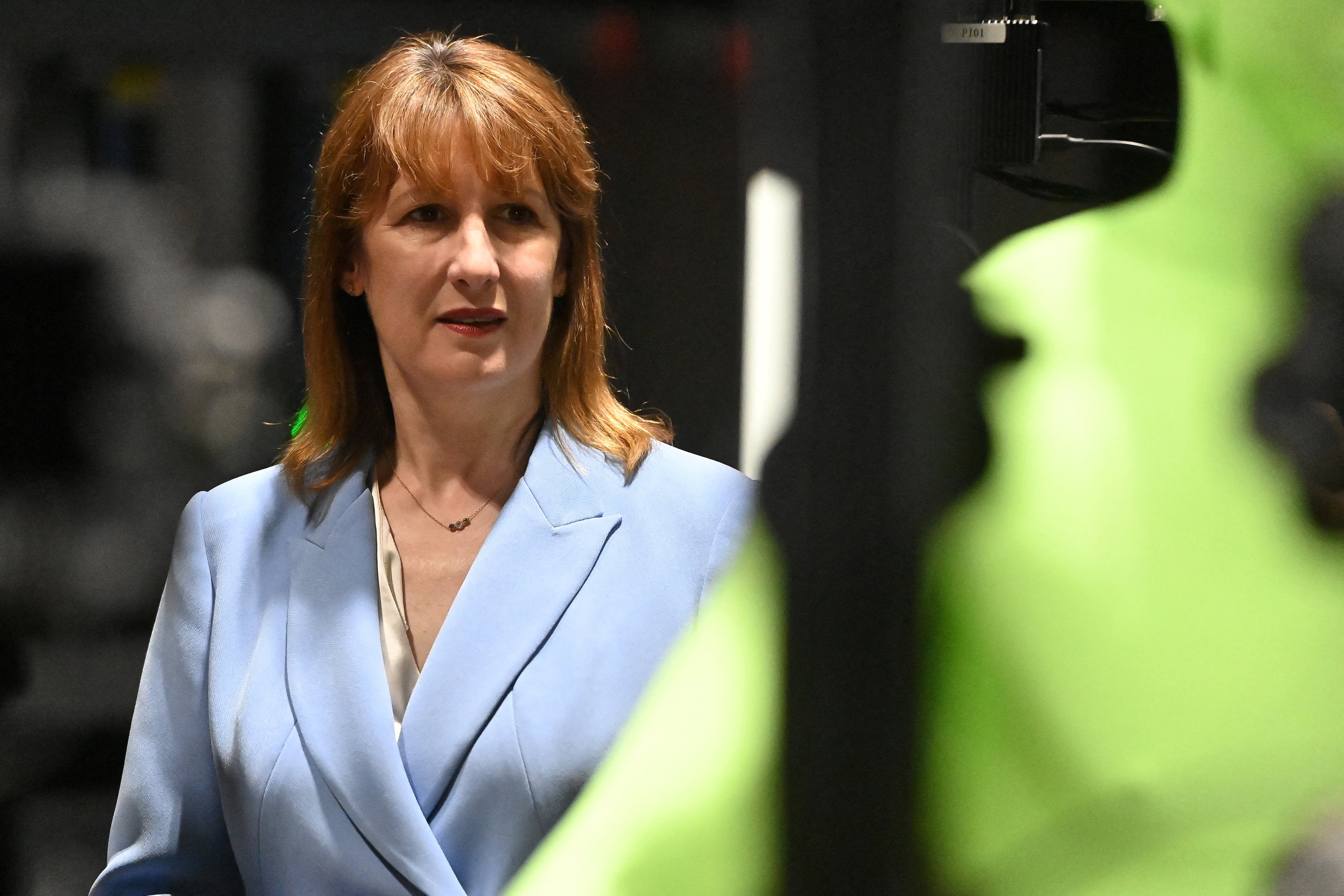 La ministra de Economía británica, Rachel Reeves, el día 12 en Belfast.