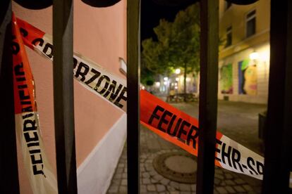 El atacante había intentado suicidarse dos veces y había estado ingresado en un centro psiquiátrico. En la imagen, cinta de policía en la escena de la explosión en Ansbach.