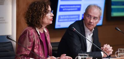 La ministra de Hacienda, María Jesús Montero, y el secretario de Estado del ramo, Jesús Gascón, en la presentación de las medidas fiscales anunciadas en septiembre.