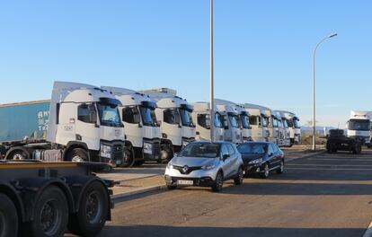 Imagen correspondiente a una flota de camiones en Fuente del Jarro, en Paterna (Valencia).

27/01/2021